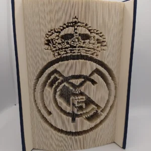 real madrid logo konyvszobor